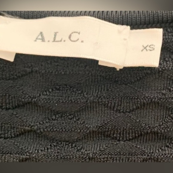 A.L.C. Black Textured scaled luxury upscale old money tulip hem top XS - Picture 3 of 6